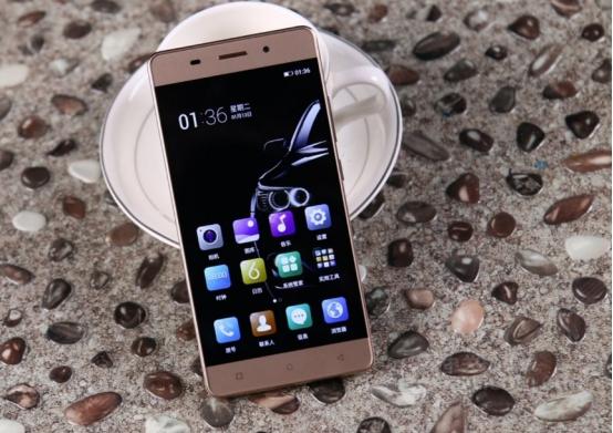 活下来最重要！华为4G手机或重新提上日程，美国专家：意料之中