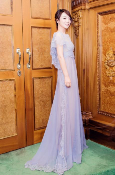 鹿畔阳光|闫妮脱胎换骨的变化，使她完成了人生的逆袭，惊艳了所有人