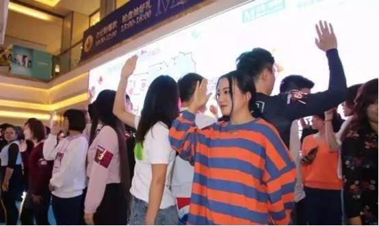 29岁单亲妈妈，带混血宝宝相亲屡遭失败，网友：要求太高