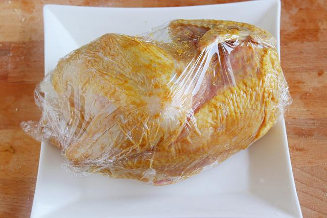 不加一滴水，用家里电饭锅就能轻松做出，鲜香四溢盐焗鸡，太香了