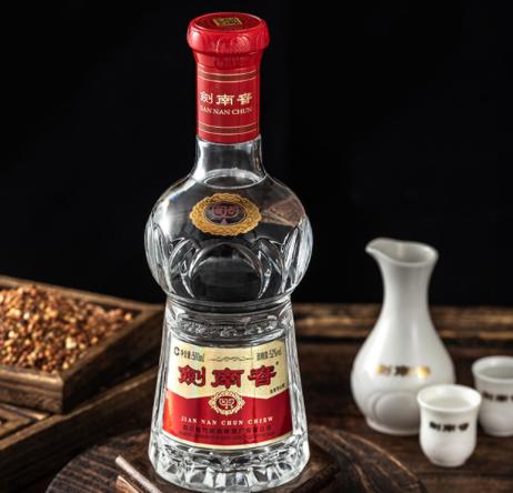 剑南春中的“典范”酒，十多年来价格不变和茅台五粮液齐名，良心