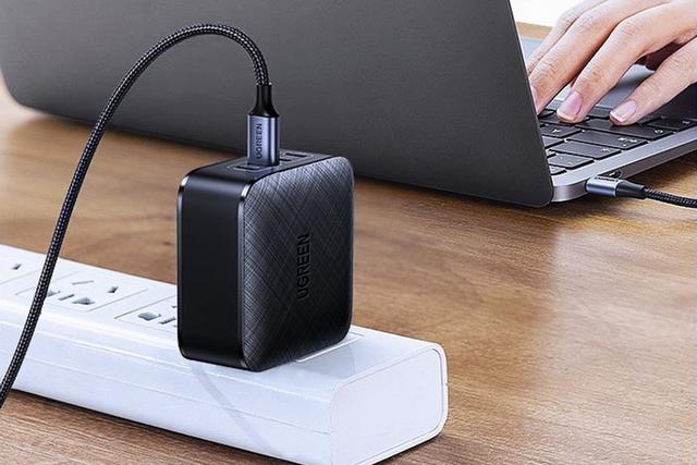 绿联推出65W氮化镓充电器，4个USB-C PD快充口