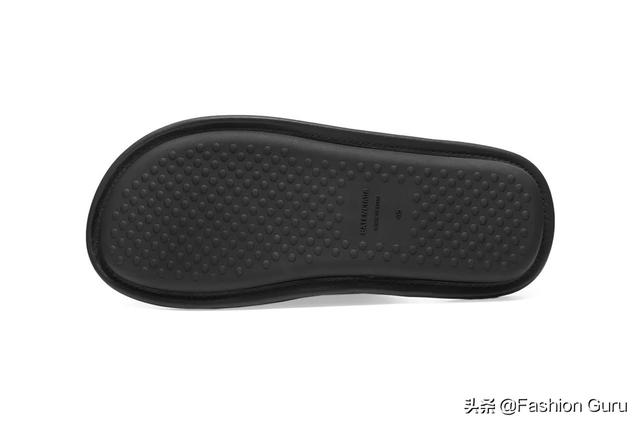 时尚迪科Balenciaga 推出全新上乘皮革家用拖鞋