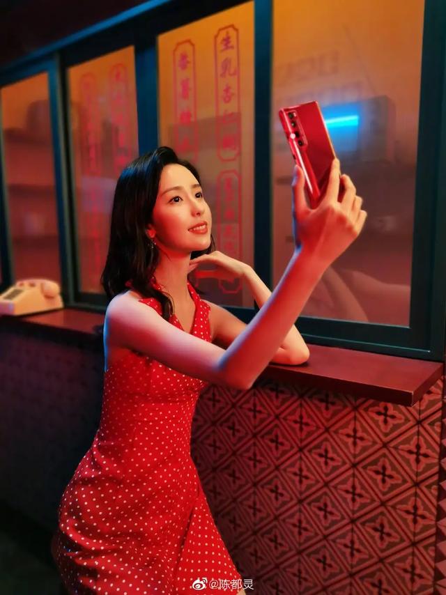 陈都灵，美丽可爱|资讯早知道