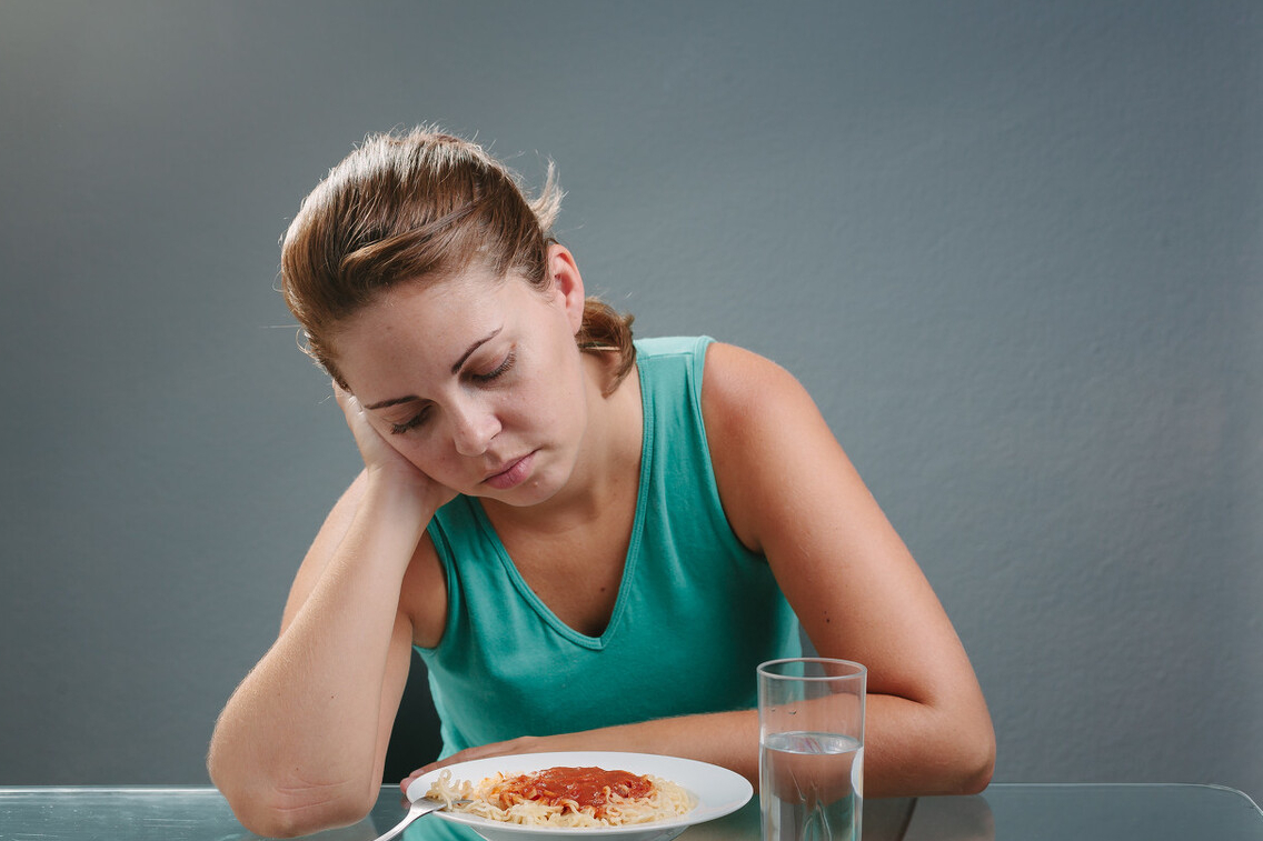 这两种食物比冰冷、辛辣更伤胃！很多人都不知道，还在天天吃！