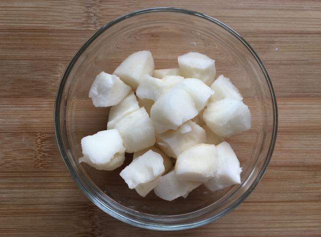 广东人爱喝的牛骨头汤，高钙高蛋白质，美容养颜，增强免疫力