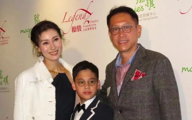 #你的育儿经#有种“基因”叫韩安冉女儿，妈妈整得再好看，也没提升女儿颜值