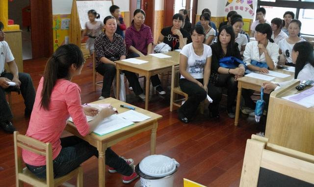 4岁男孩2个月换6家幼儿园，被“劝退”的原因，家长要反思