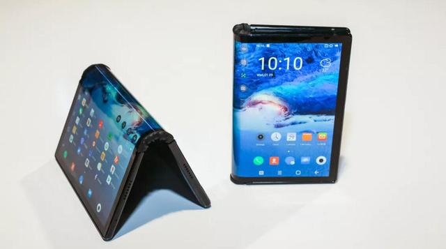 环球网▲柔宇科技发布全新5G折叠屏手机FlexPai 2