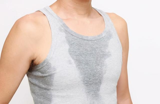 为啥有人再热也不出汗，有人动不动就一身汗？哪种身体更健康？