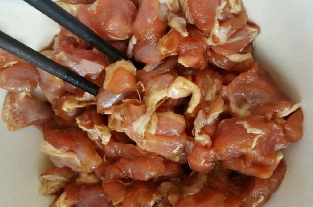 山东名菜酥羊肉怎么做？厨师长手把手教你，羊肉入口即化软嫩鲜香