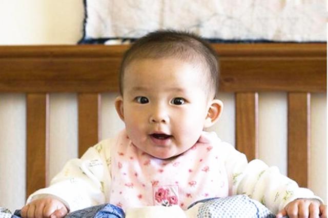 你的育儿经：娃先叫爸爸妈妈心里不平衡？先叫谁是有讲究的，妈妈不要再失落了