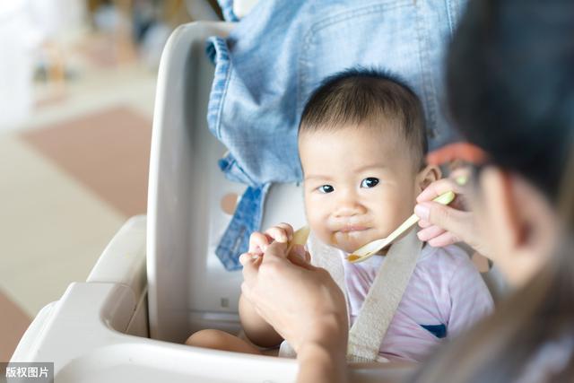 「你的育儿经」11~12个月孩子猛长期，别天天只喂面条！宝宝这样喂养更利于发育