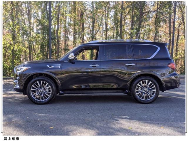 英菲尼迪QX80实拍！搭5.6L V8引擎，双色内饰+嵌入式大屏