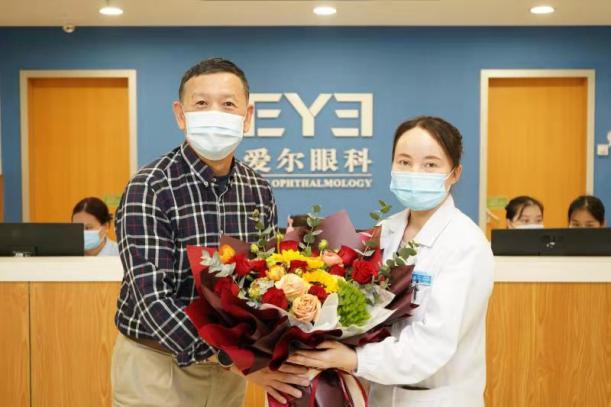 东莞|常年熬夜加班、每天工作超12小时，视力只剩10厘米