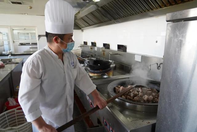羊肉|在嘉过年：教你做红烧山羊肉