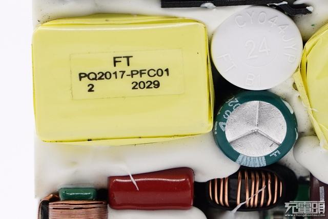 联想90W双C口氮化镓快充拆解，双口45W快充，内部设计爱了