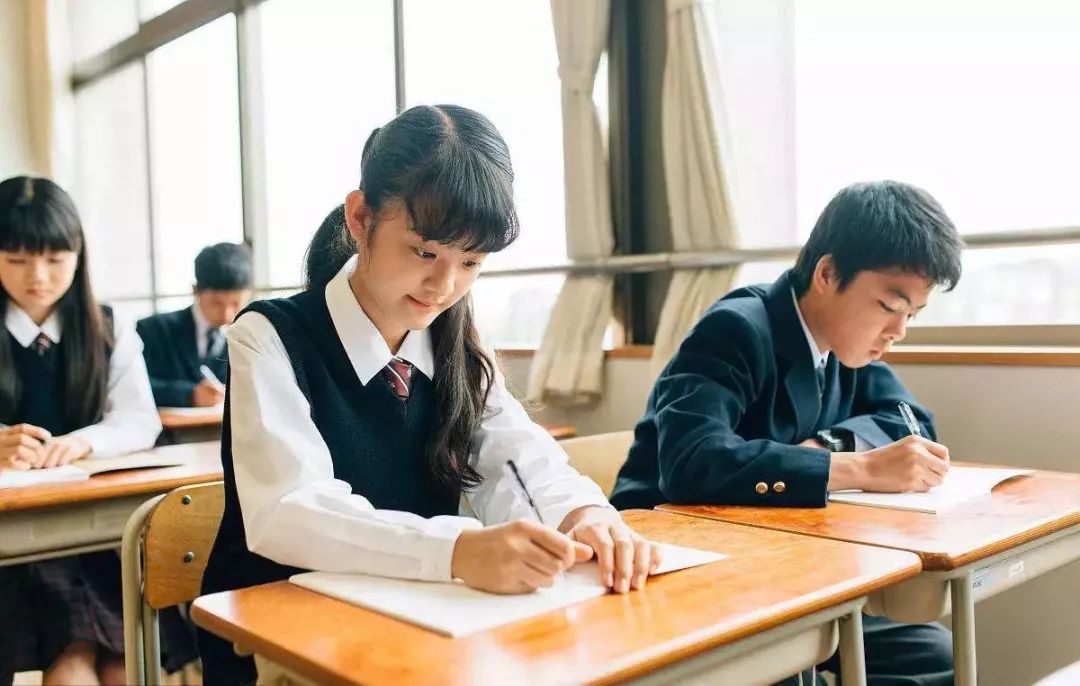 #暖先生格调#再不练字，孩子将无缘上大学！（老师转给家长）