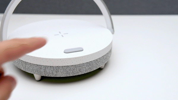 THE9刘雨昕教你玩转台灯，能无线充电还当音箱的智能感应台灯