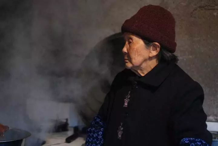 「暖先生格调」儿子写烧给母亲的祭文，看哭了13亿中国人！