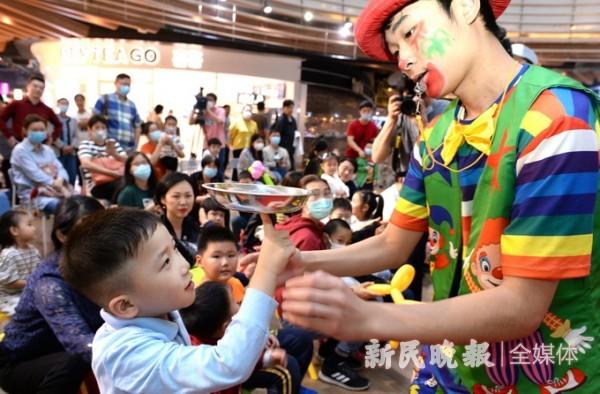 新民网|星光亲子嘉年华 拉近亲子距离 让科学与健康走进家庭