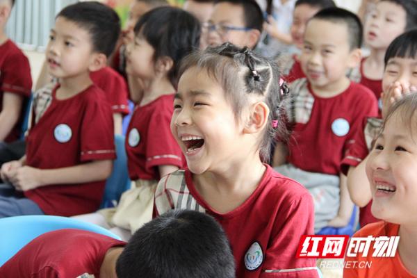 红网|六一来白沙幼儿园和“野生动物”做朋友