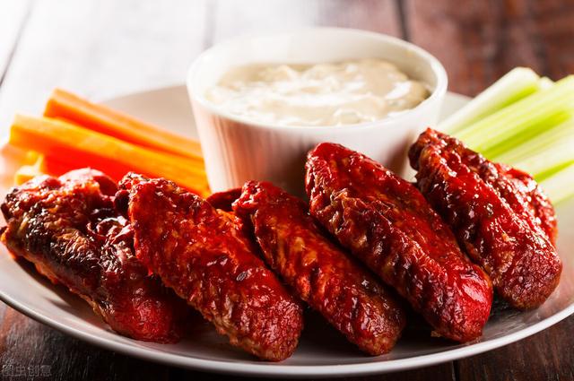 医生提醒：孩子积食后，身体会有这些表现之一，家长别不当回事