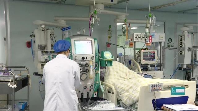 头疼要去医院吗？医生盘点：分情况讨论，有4种情况要拨120