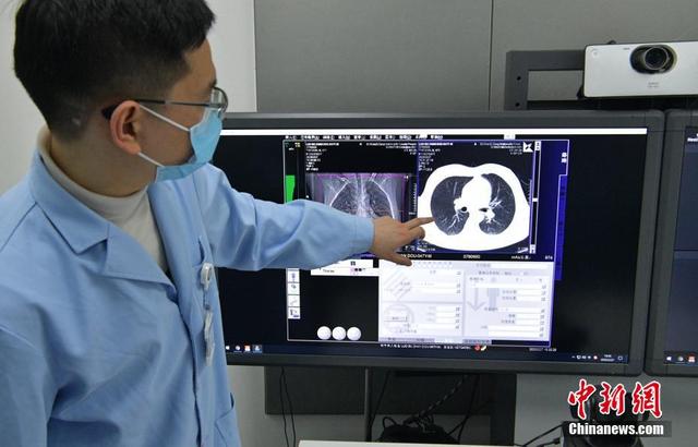 #中国日报网#四川大学华西医院利用5G为新冠肺炎患者进行远程CT扫描