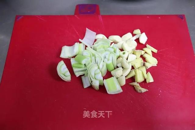 卤五香豆皮肉卷：肉香浓郁，解馋又下饭