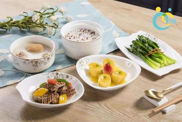 「超级宝妈」给你一个请月嫂的理由