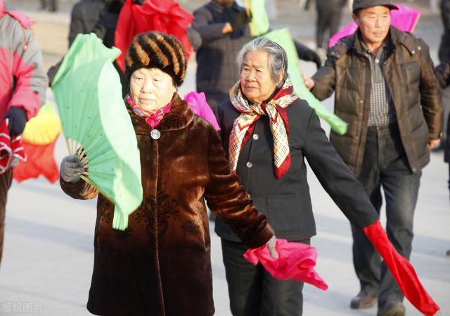 高血压34年，如今87岁，寿命长过健康老伴，宋姨是怎么做到的