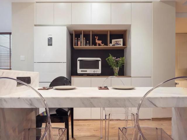 难怪入墙设计广受小户型喜欢，门入墙省空间、水龙头入墙高级