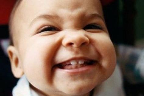 你的育儿经|宝宝长出“鲨鱼牙”，妈妈不敢喂他急忙送医，医生：太晚了