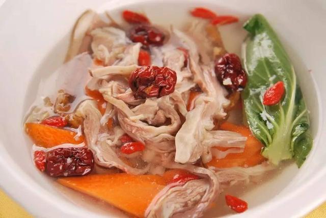 教你红枣炖羊肉的秘制新做法，营养好吃又能解馋，一锅都不够吃