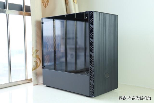 酷冷至尊智瞳MB400L侧透机箱助力旧平台轻松升级带光主机