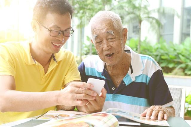 父母会用拼音发微信、微信支付一直是判断你是否“被淘汰”的标准