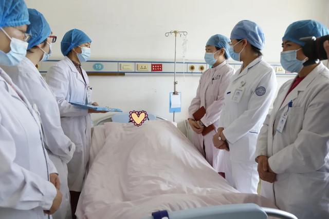 女士|本来想给老大生个伴，山东 二胎产妇生下三胞胎“兄弟连”