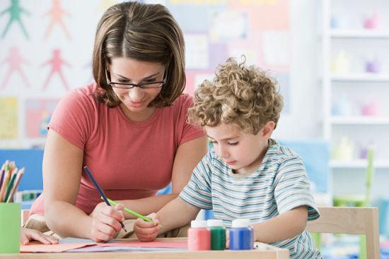 有趣生活|孩子越夸越脆弱?学真正的“赏识教育”,助娃养出成长型心理定向