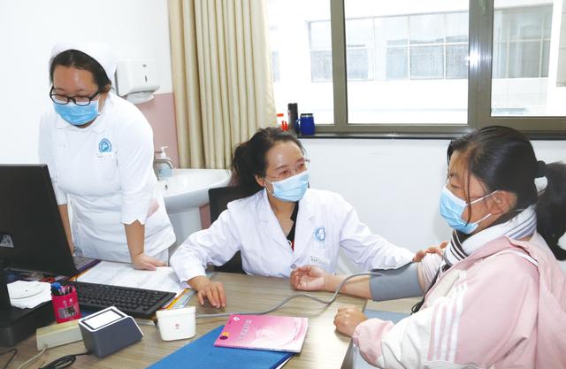 让生命之花绽放——记市人民医院妇产科副主任医师赵文翠