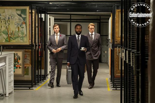 蠢萌小萝莉|诺兰导演《信条》曝光新剧照和片场照 三大主演登上《娱乐周刊》封面