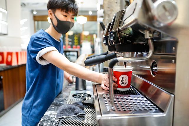 咖啡|在耐人“寻味”的海派城市空间，一品咖啡馆里的文化腔调