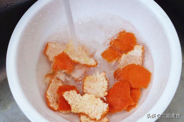 把萝卜和橘子皮一起下锅煮，太聪明了，用途花钱买不到，简单实用