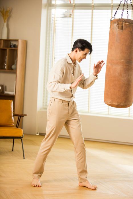 #中国日报网#徐正溪官宣品牌大使 清爽有型魅力十足