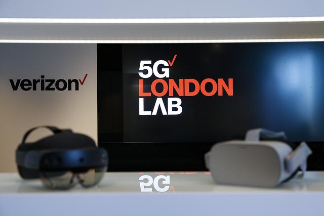 环球网▲实拍英国威瑞森电信5G技术展厅