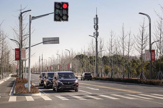 别克量产V2X智能交通技术首次公共示范道路公开体验