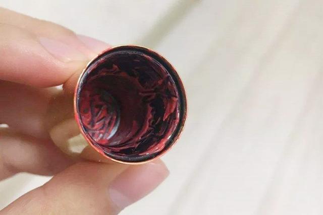 天使宝贝▲宝妈趁孩子睡觉出门买菜，回家后看见“鲜红”色宝宝，宝妈：腿软