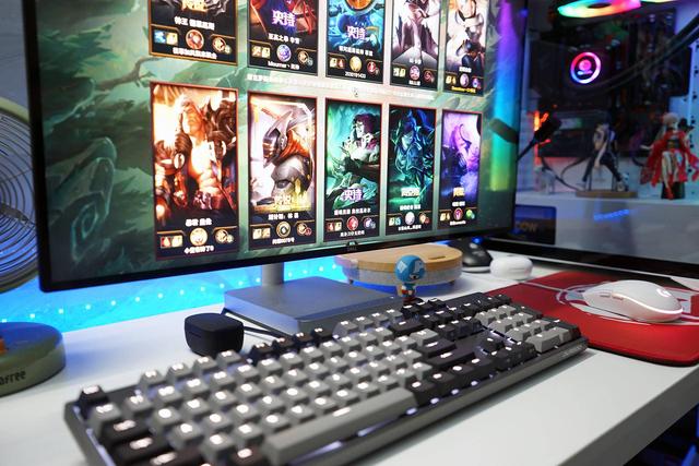 杜伽K310白光限定版：满足玩家所需，打造实用机械键盘首选