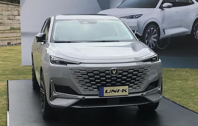 长安发布高端大5座SUV，比冠道便宜10万，光看造型就忍不住入手