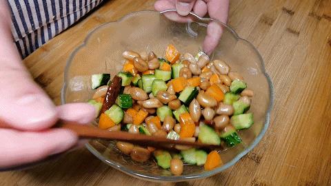 饭店拌花生为啥入味好吃？窍门原来在这里，咸香适口，越嚼越香